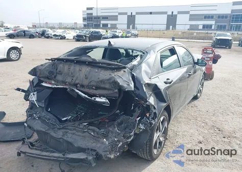 2021 Hyundai Elantra Limited z USA, uszkodzony, nr VIN KMHLP4AG5MU172112